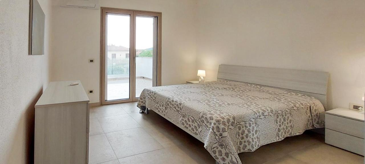 Appartamento Brigida Bilocale 2 Posti Vicino Al Centro San Teodoro  Extérieur photo