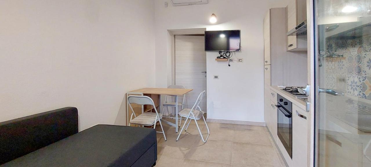 Appartamento Brigida Bilocale 2 Posti Vicino Al Centro San Teodoro  Extérieur photo